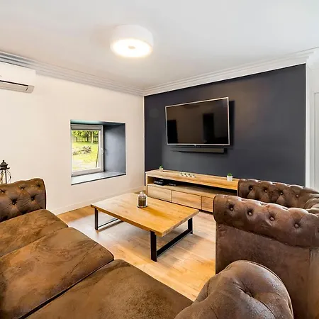 Pitch 15 Apartment *