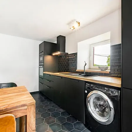 Pitch 15 Apartment *