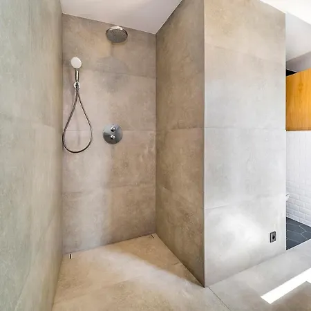Pitch 15 Apartment *